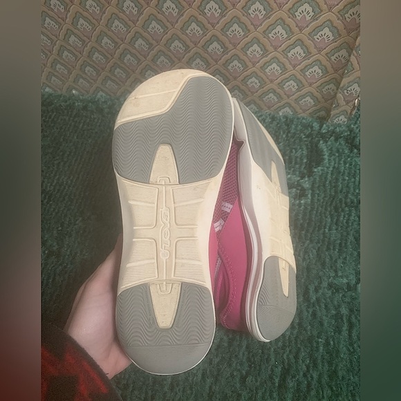 Teva Pink EVO Shoes - Picture 5 of 8